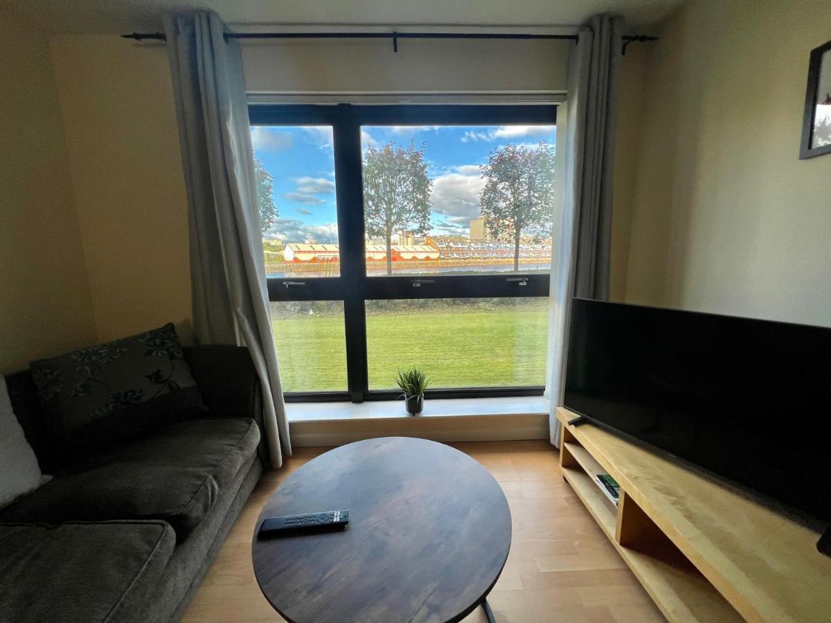 2 Bedroom - River Clyde Home - Parking Glasgow Exterior photo